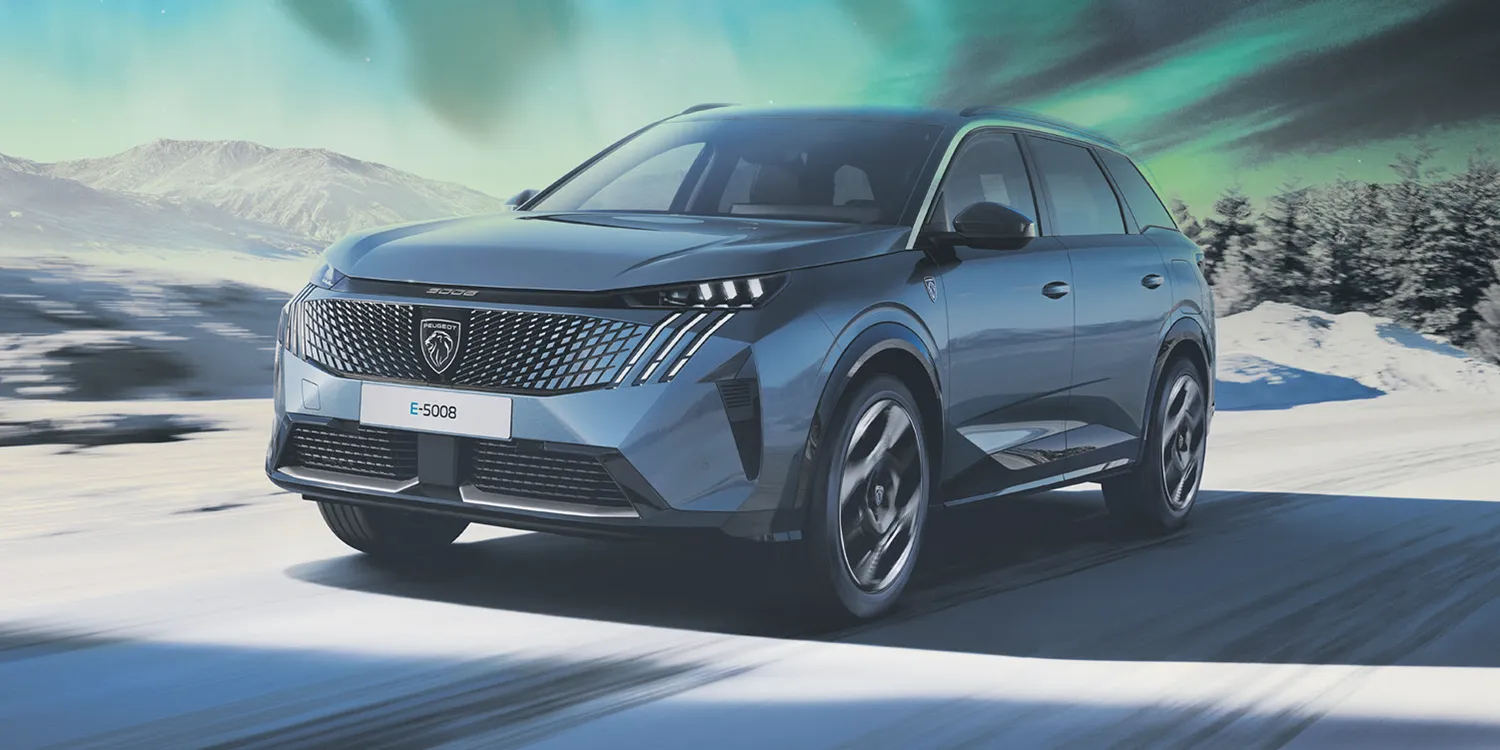 Peugeot e-5008 AWD mäkelän autossa